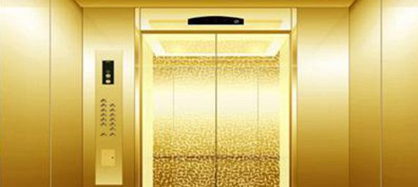 别墅家用电梯金黄装饰风格